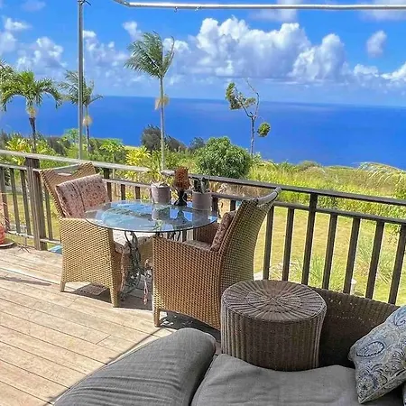Waipio Ocean View Oasis Villa